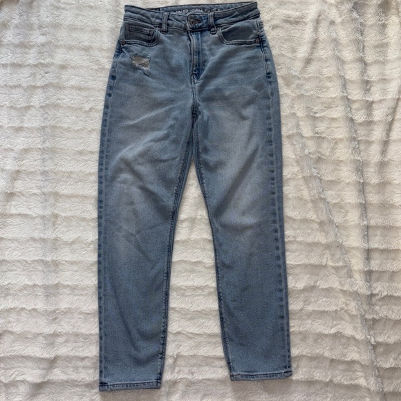 American Eagle Outfitters Stretch Mom Jean Light Wash Denim Size 0 - Picture 3 of 10